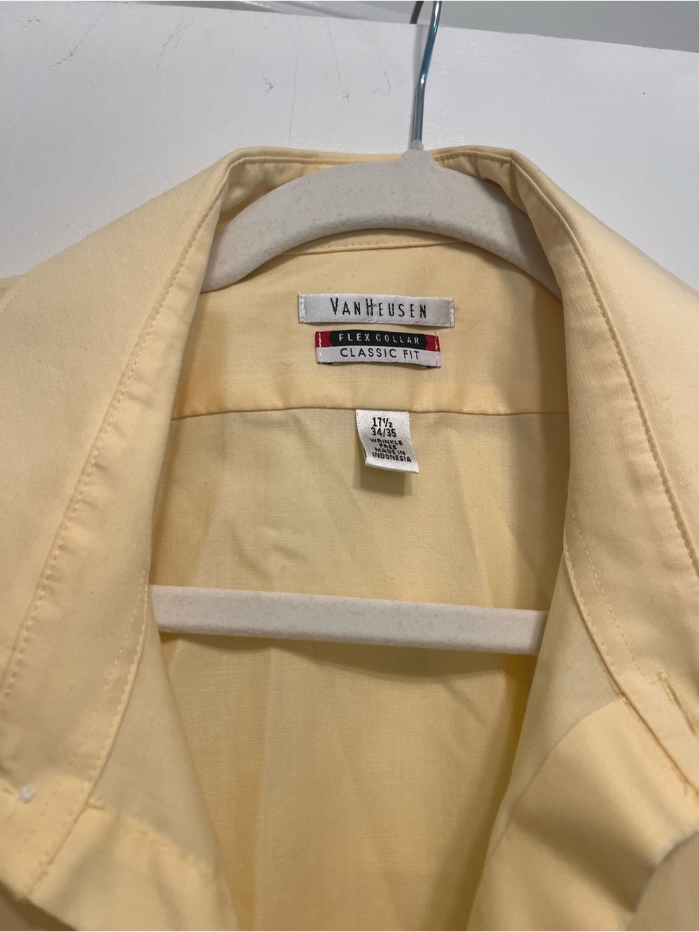 Van Heusen Pale Yellow Classic Fit Men’s Button-Up Shirt - Picture 3 of 3